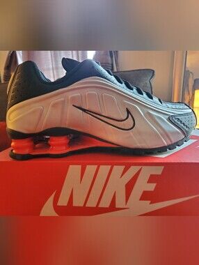 Nike Shox R4 Men’s Athletic Shoes - Black/Metallic Silver/Red